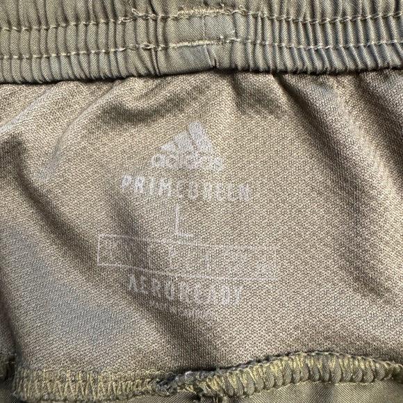 Adidas Shorts Womens Sz L Aeroready PrimeGreen Gym Workout Olive Green Pockets - Picture 3 of 7